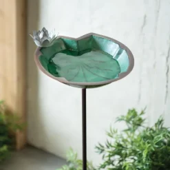 Metal Lily Pad Birdbath with Garden Stake